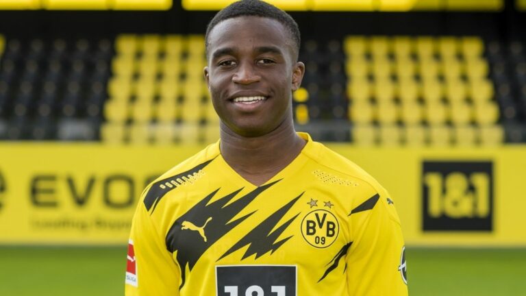 Youssoufa Moukoko’s Age, Net Worth, Early Life, Girlfriend, Salary, Tattoo, Cars & Houses, And Family Youssoufa Moukoko’s Age, Net Worth, Early Life, Girlfriend, Salary, Tattoo, Cars & Houses, And Family