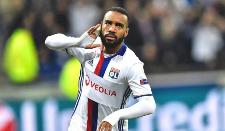 Alexandre Lacazette Returns After 5 Years To The Lyon On A Free Transfer From Arsenal Alexandre Lacazette Returns After 5 Years To The Lyon On A Free Transfer From Arsenal