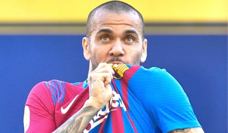 Dani Alves Is At The Verge Of Leaving Barcelona, The Contract Will Not Be Renewed For The Next Season!! Dani Alves Is At The Verge Of Leaving Barcelona, The Contract Will Not Be Renewed For The Next Season!!